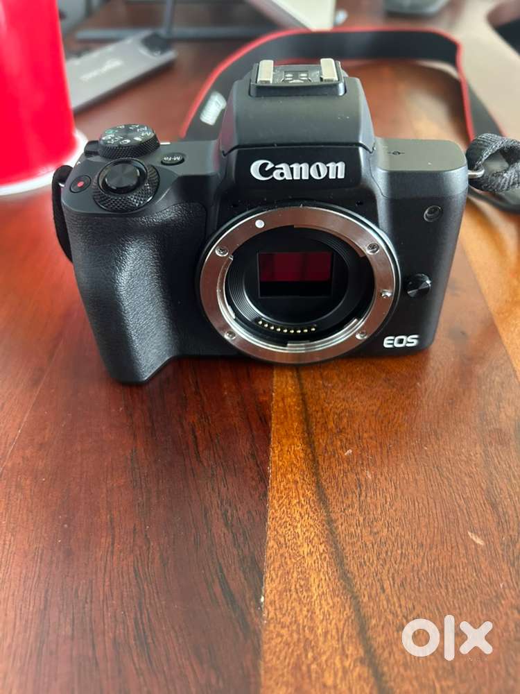Canon M50 Mirrorless with Kit lens and Other accesories