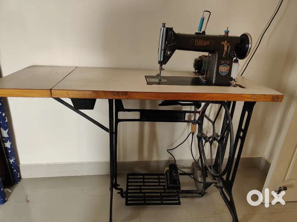 Nitya heavy duty tailoring machine