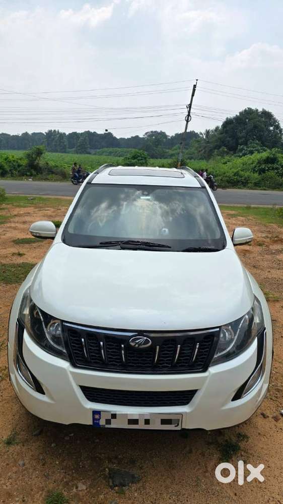 Mahindra XUV500 2.2 W10, 2017, Diesel