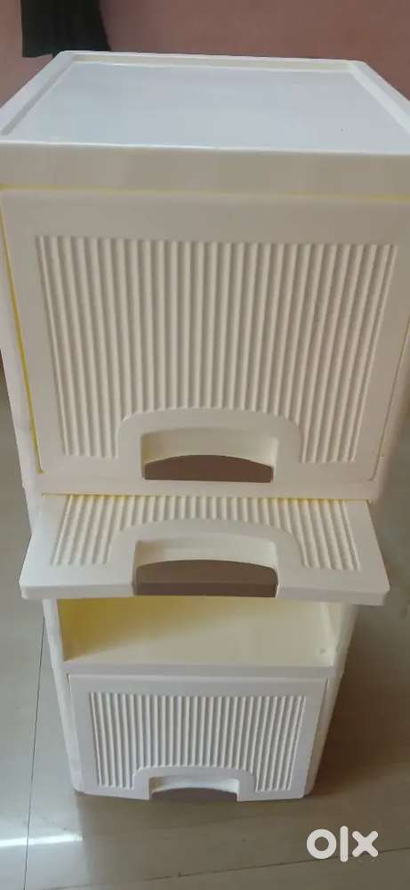 Multi-use Wardrobe PVC Almirah