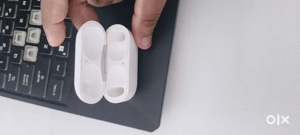 Apple airpods pro( Only case)