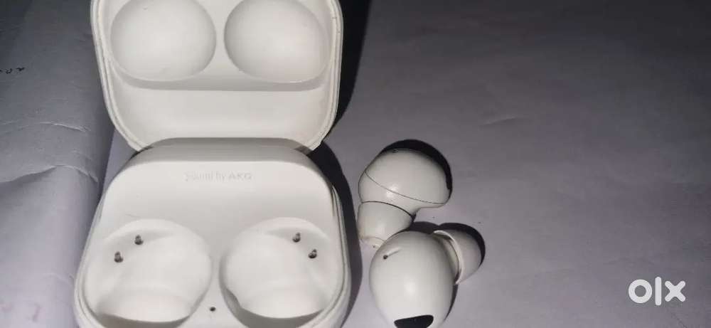 SAMSUNG GALAXY BUDS 2 PRO (Rare white colour)