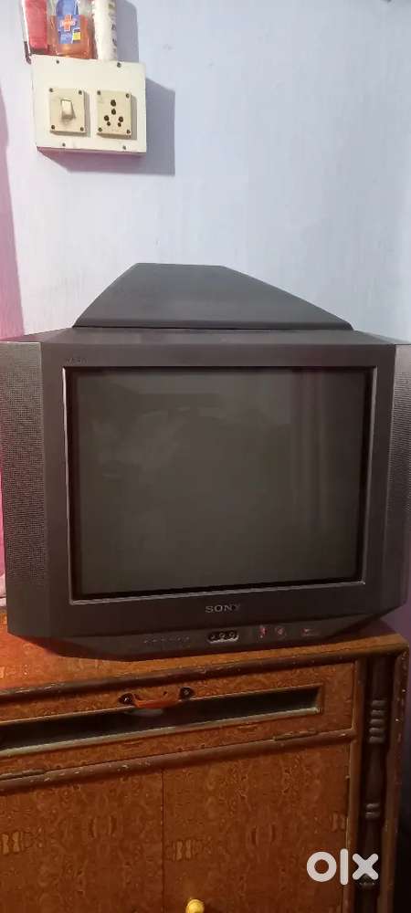 Sony TV box TV 21 inch good condition