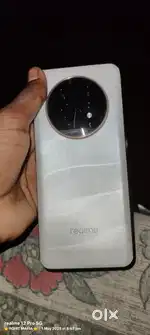 5 month ka phone hai bill box charger sabhi chij milega 8 256gb