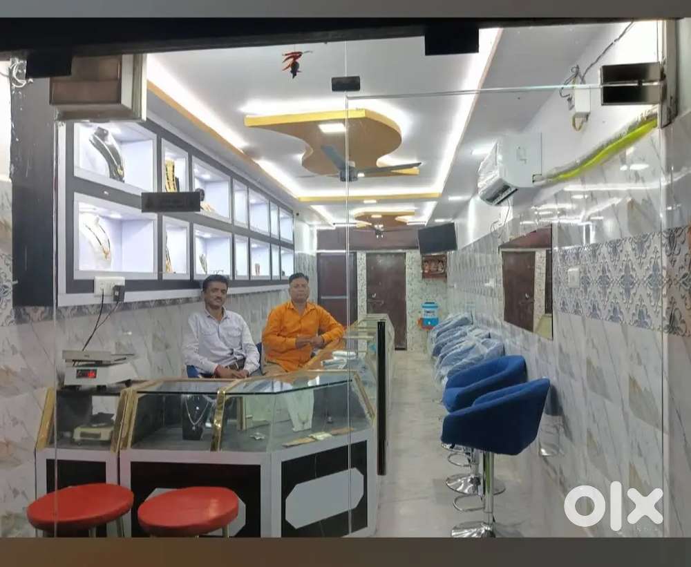 9 by 40 Shop for sale in Main road