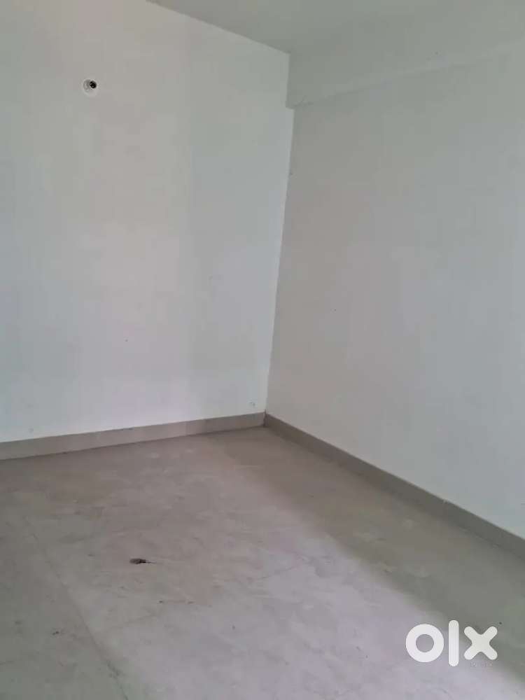 It's a new 2 BHK ready to move flat in Barasat