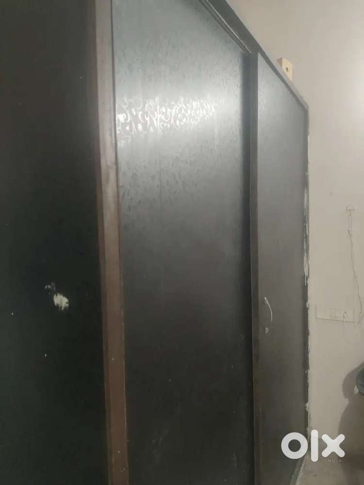 Near drapn green both gril and boys flat available and pg