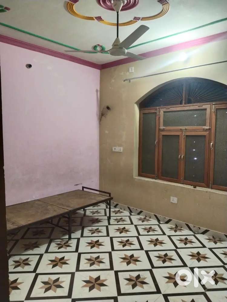 2nd floor Room for rent