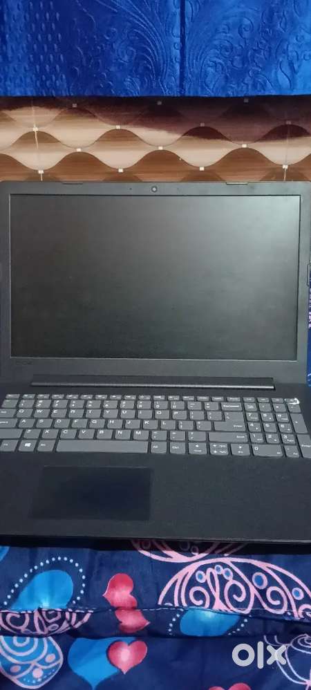 Laptop {Lenovo }