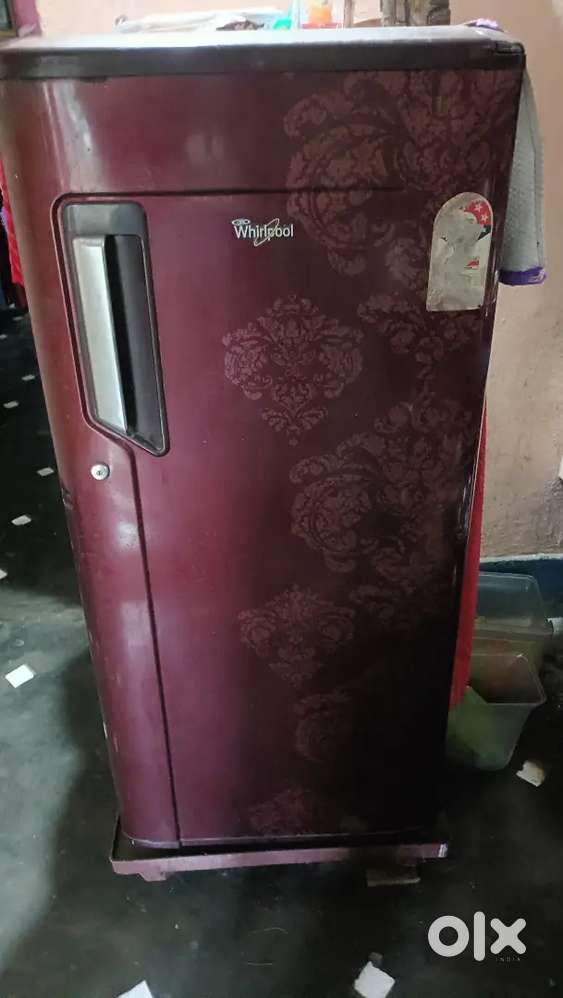 WHIRLPOOL fridge