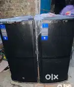 2 top 15 inch 400 watt speker and 1 amplifier 1500 watt stranger