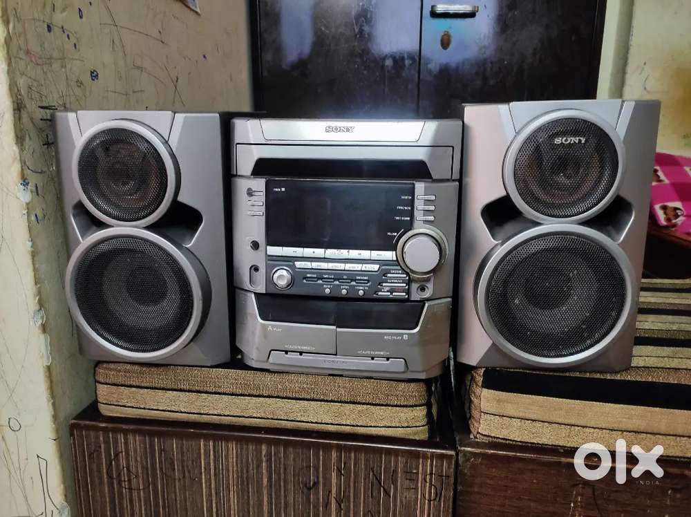Sony music system 2000 watts good working condition