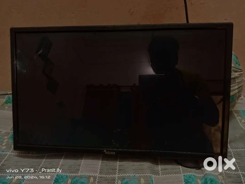 Melbon 60 cm (24 Inch) HD Ready LED TV (Black)