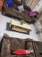 Sofa set 5 seater with centre table