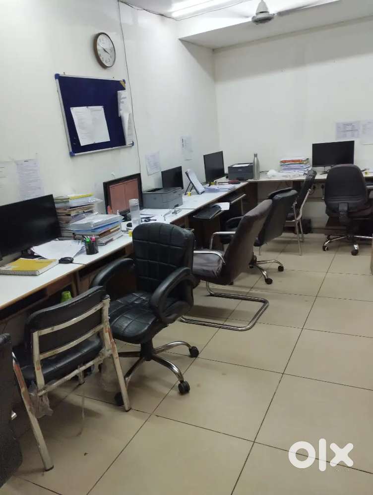 Data entry operator (English typing 30-40 WPM)