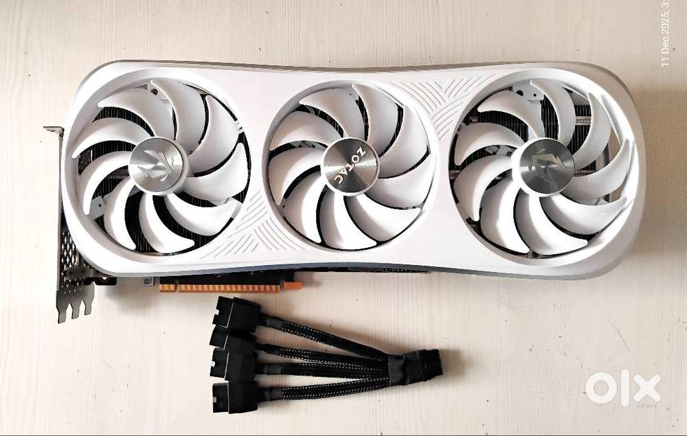 Zotac RTX 4090 trinity White Gaming GPU with 24gb GPU Memory