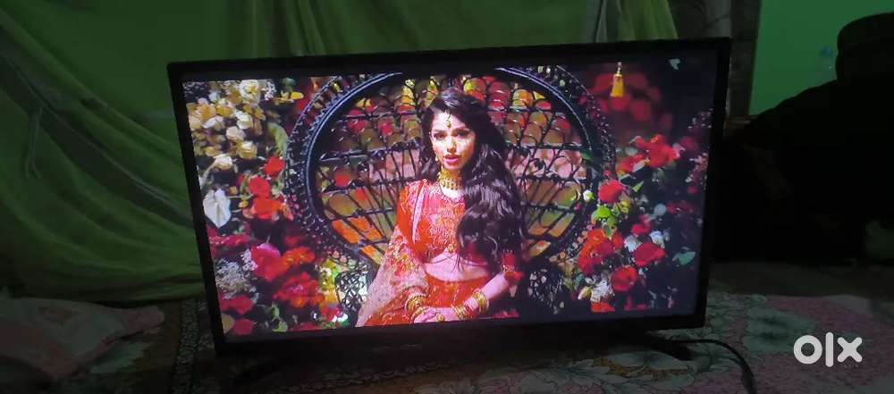 Samsung 32inch HDMI wall TV