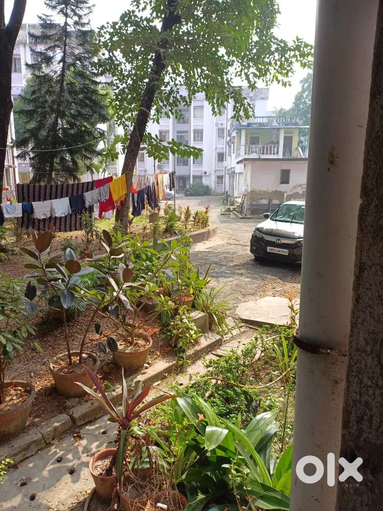 ABSOLUTELY NEW FLAT WITHWOOD  FLOORING IN A HUGE GREEN COMPLEXRSALE