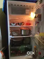 Refrigerator lg 185ltr 3 months few days old fast ice maker