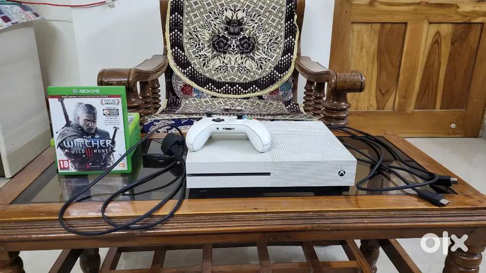 Xbox One S 500GB with FIFA 18