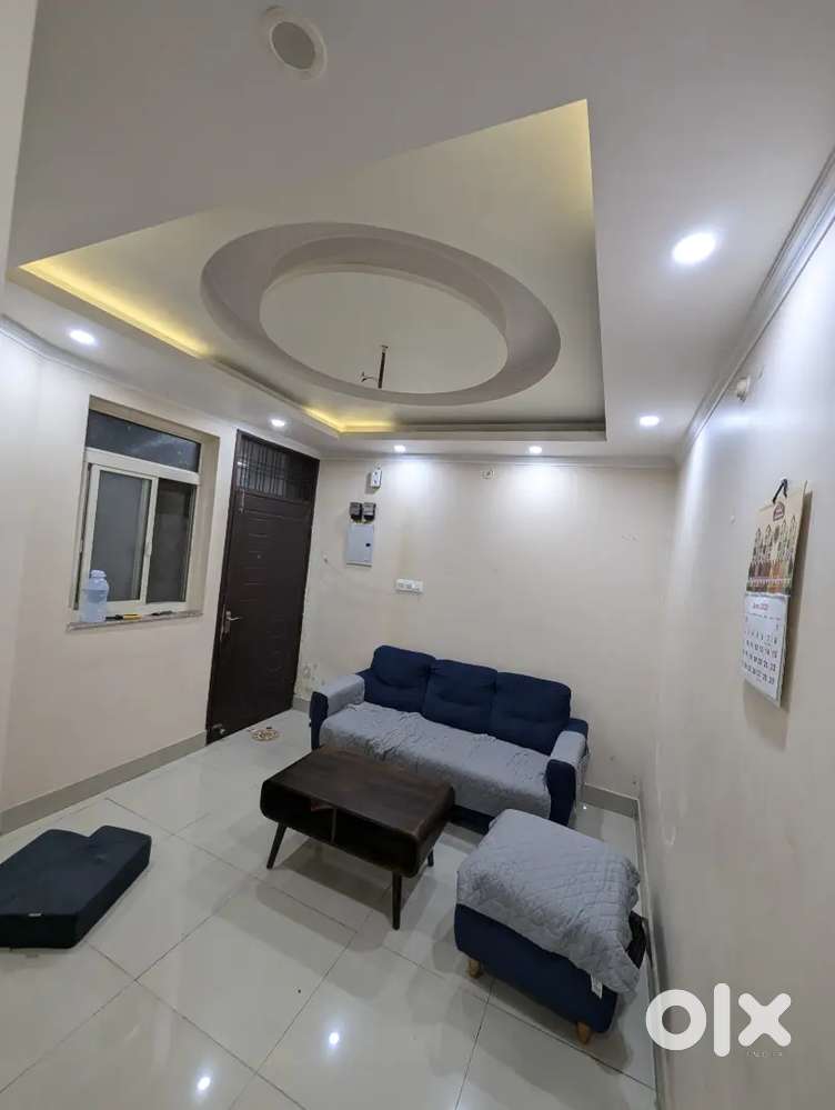 2 BHK Semi-Furnished Flat for Rent – Prime Location near Muncipulia