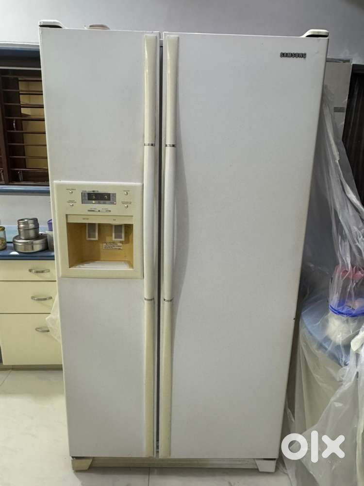 Refrigerator double door