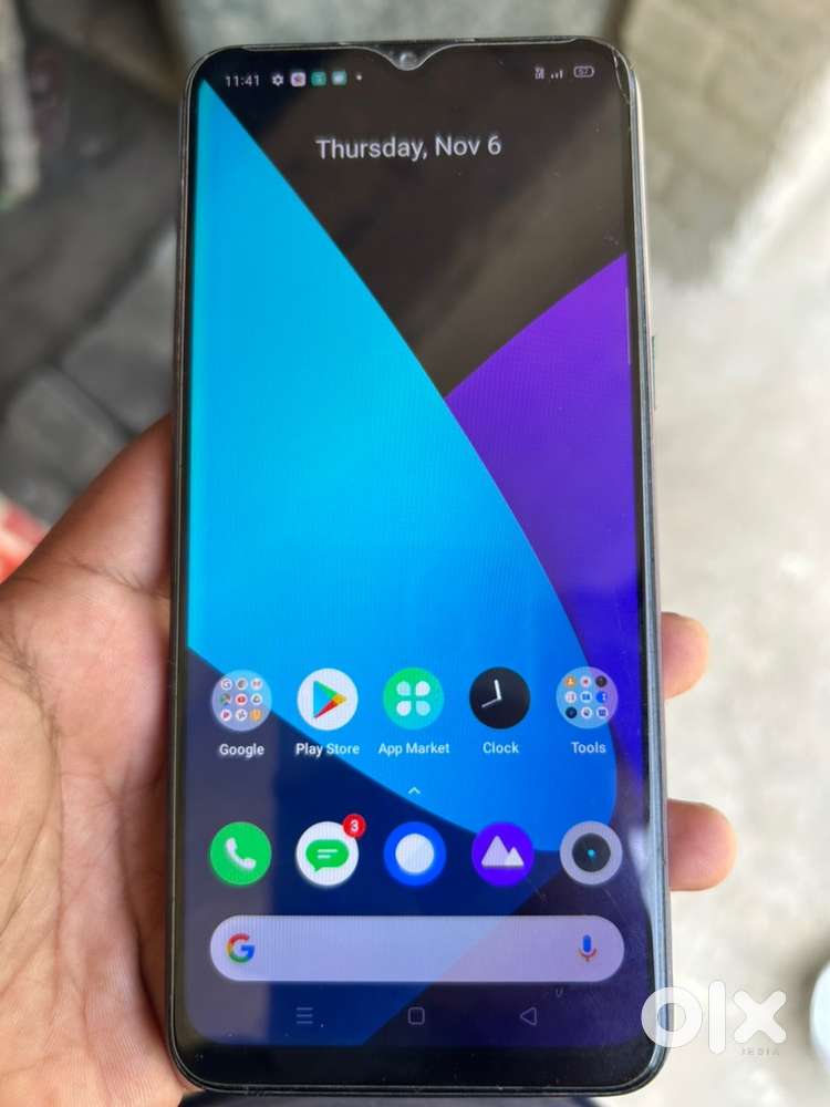 Realme 5 /3-32 good condition phone box available