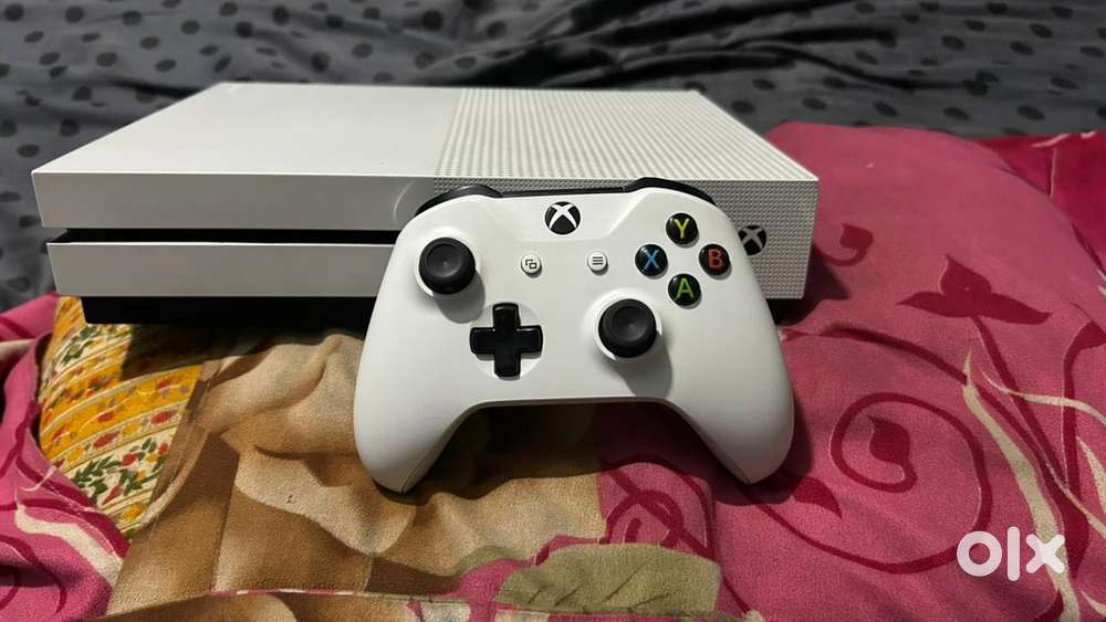 Xbox one s and ps4 and ps3