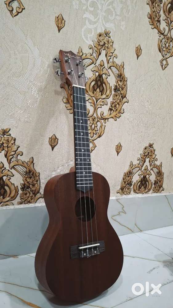 Vault UK-100C Concert Ukulele – Brand New