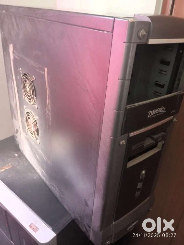 Computer desktop cabinet