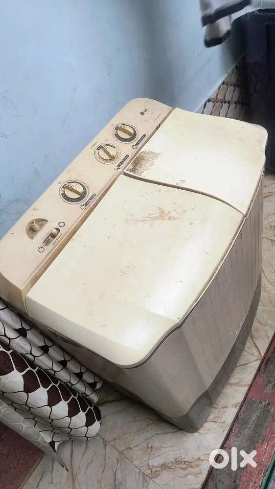 LG ki washing machine h hydro nhi chalta h baki Puri Sahi h