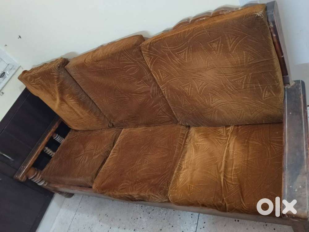 Durable Wooden Sofa Set with Tea Table