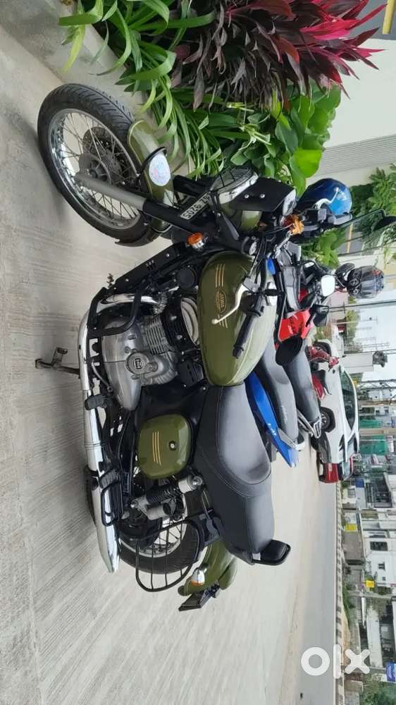 Jawa 42 with less km driven