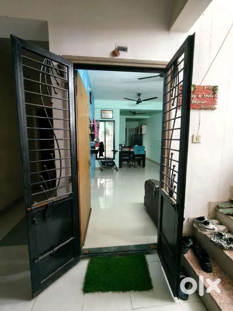 Near Madhav International School 2Bhk Flat (141 sqyrd ) Urgent Sale