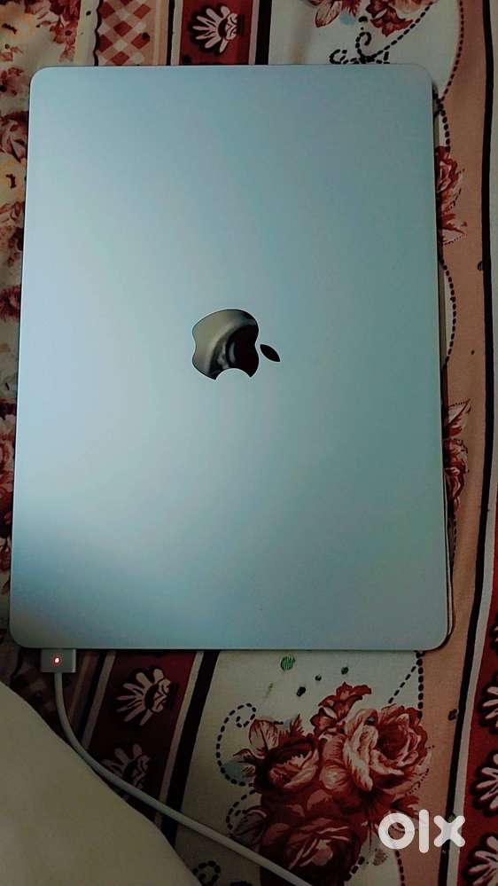 Apple Macbook Air M2 (8Gb/256 Gb)