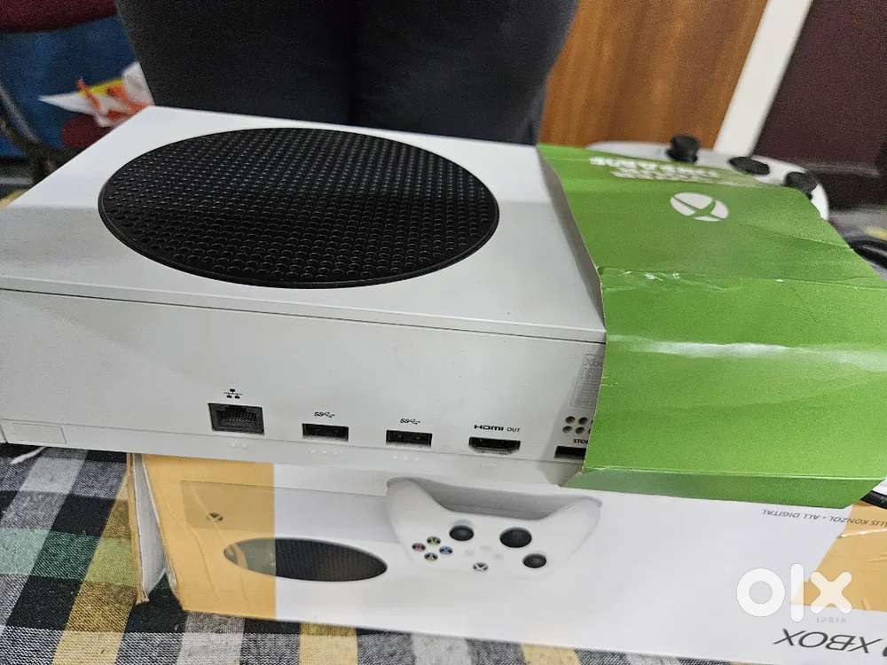 Xbox series S excellent condition