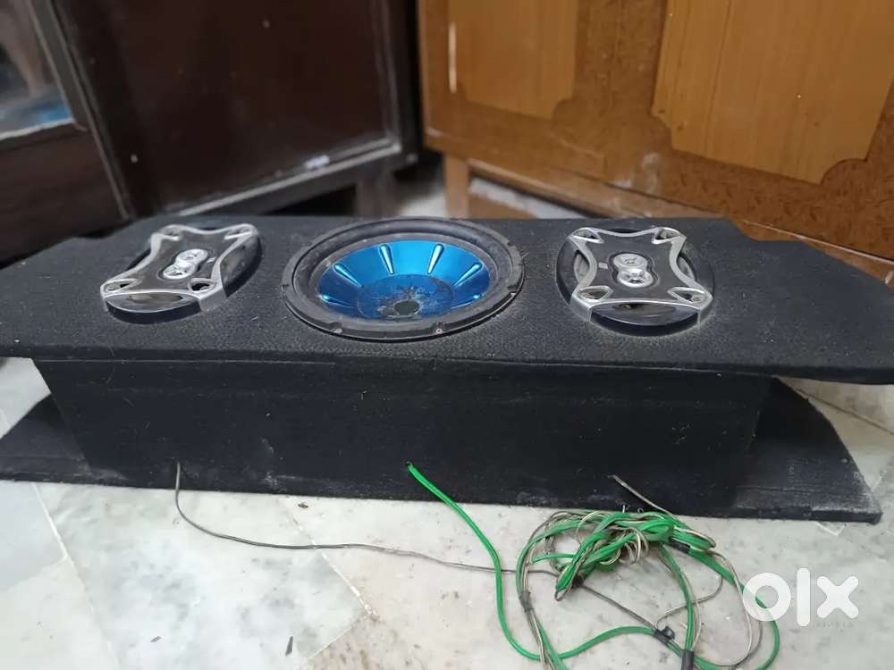 Car speaker JBL with woofer