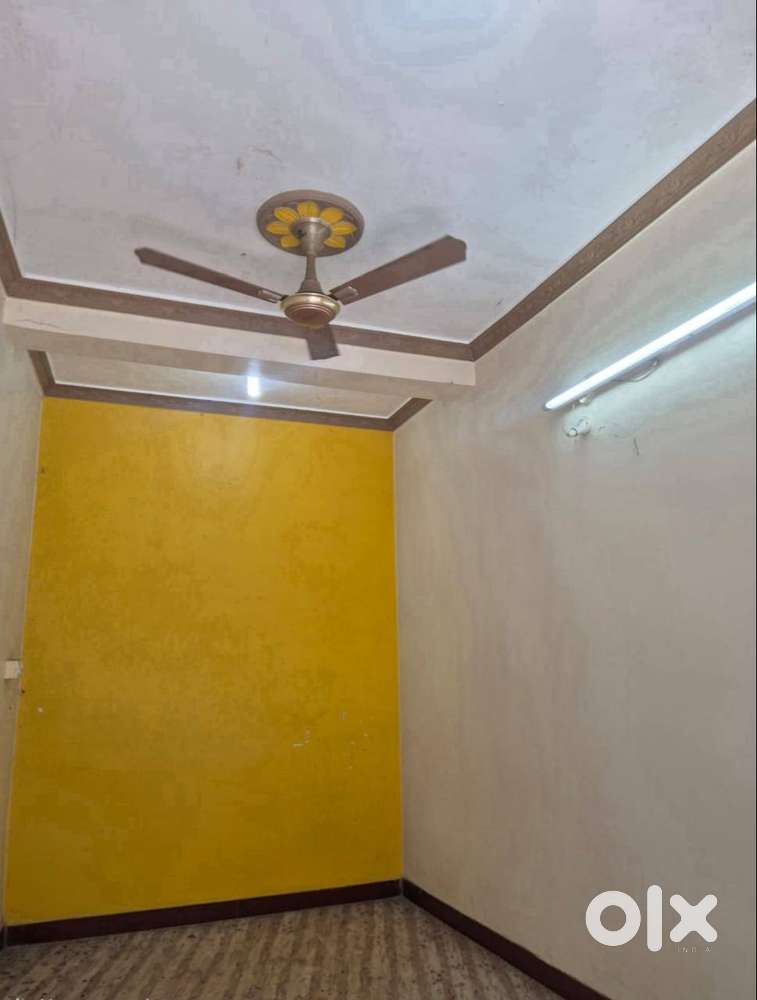 130 sq. ft. Commercial Space Available for Rent