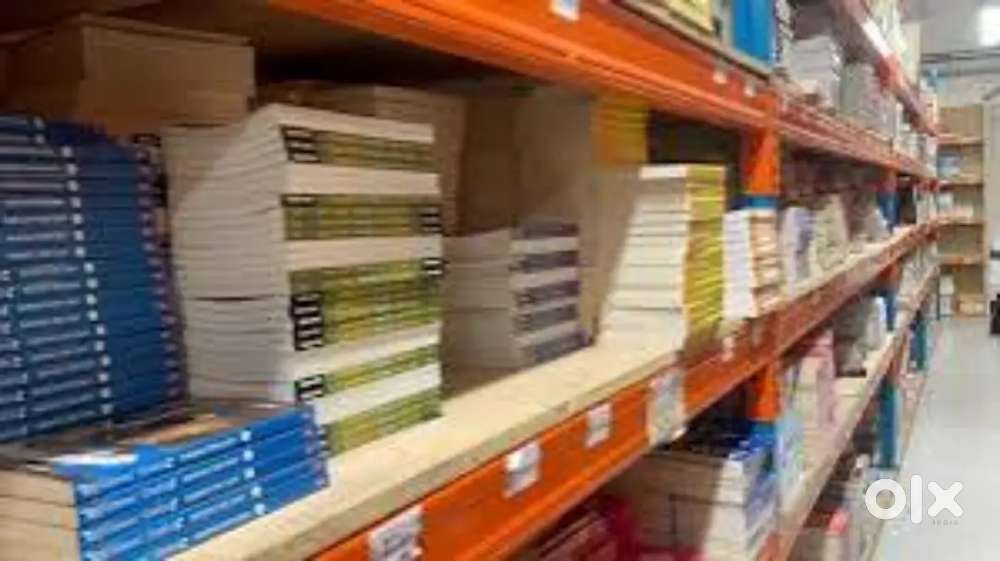 Wanted male/female packing staffs. 9 30 to 5  for book warehouse