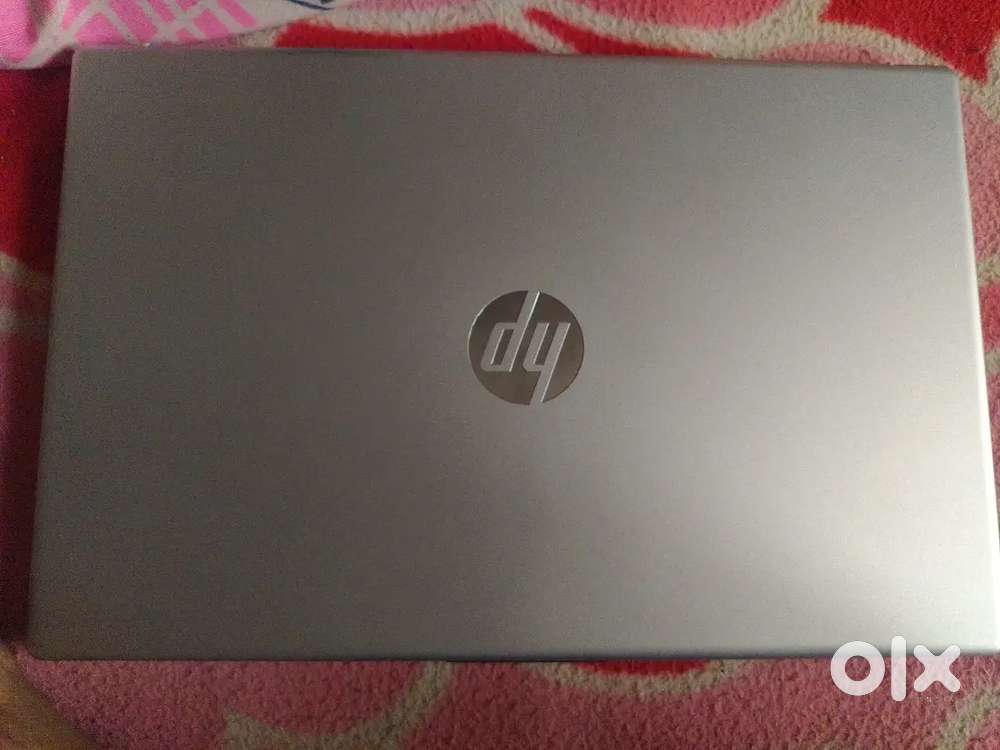 HP LAPTOP 2months old