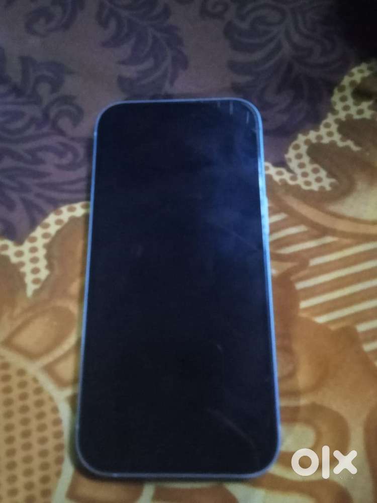Iphone 15. 6/ 128