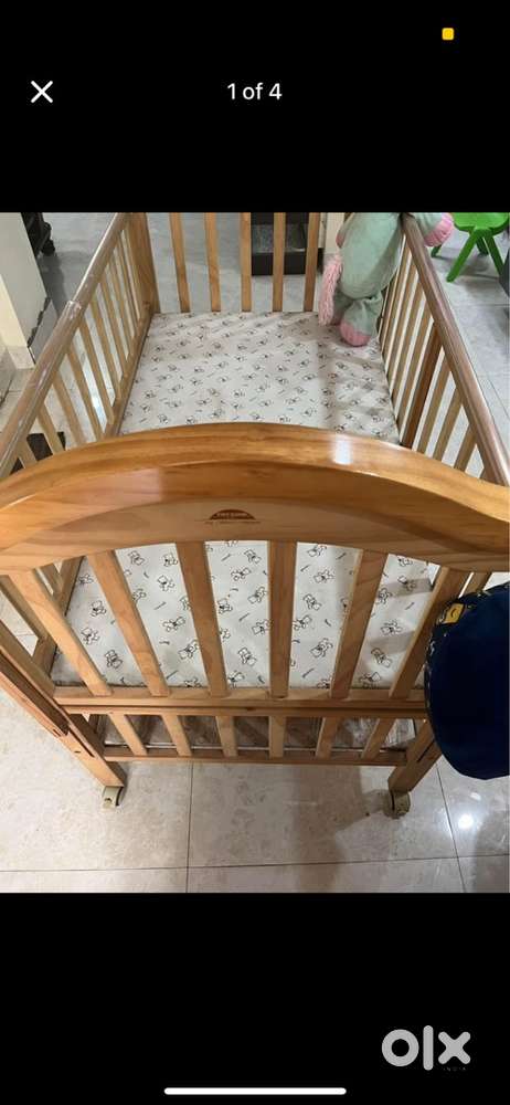 Baby crib with extension