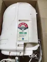 3 years old V-Guard water Gyser
