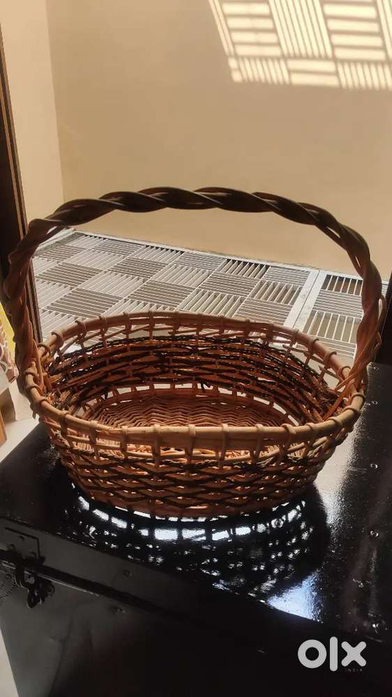 Gift packing baskets