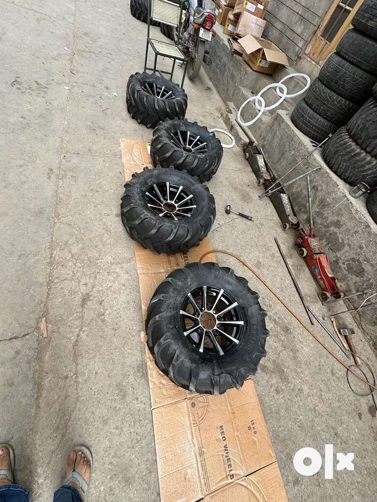 New mini monster tyres with alloys jeep spare parts