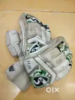 HP 33 Batting gloves 1 plus offer 2 gloves in the price of 1