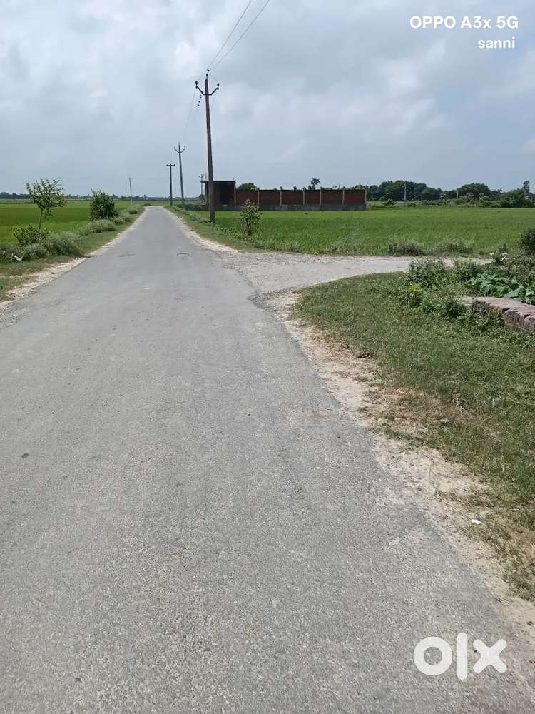 ईट, गिट्टी,बालू, मिट्टी के लिए संपर्क करे।