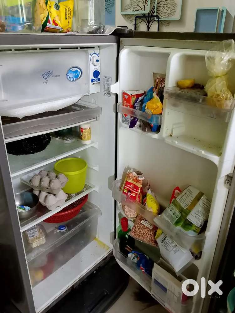 Fridge selling 4000