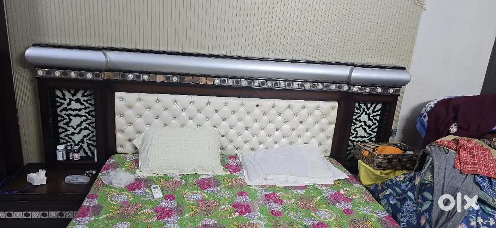 King size bed