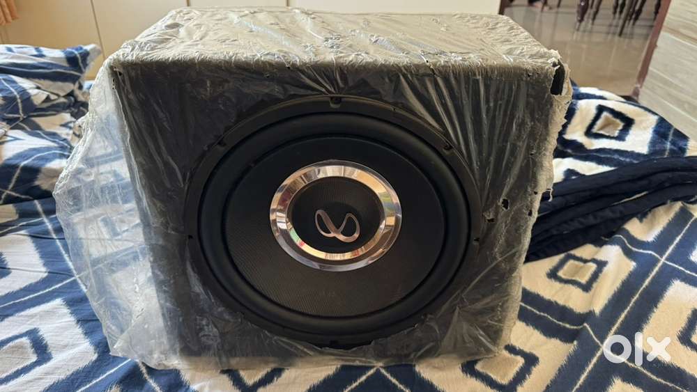 Sub woofer and amplifier for car